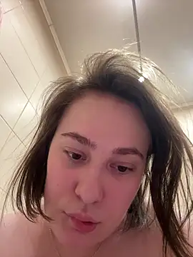 Snapshot of Golumm chatting on 31, 10, 2025 Golumm online show from 31, 10, 2025