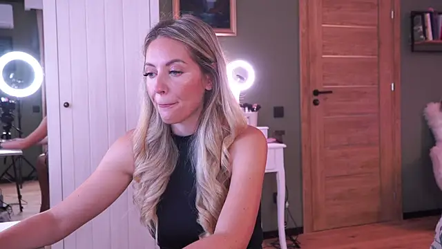 Snapshot of JoanneGG chatting on 12, 7, 2026 JoanneGG online show from 12, 7, 2026