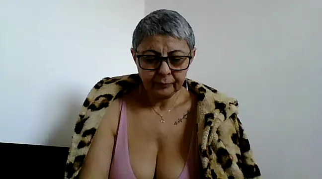 Snapshot of roseblak42 chatting on 22, 2, 2025 roseblak42 online show from 22, 2, 2025