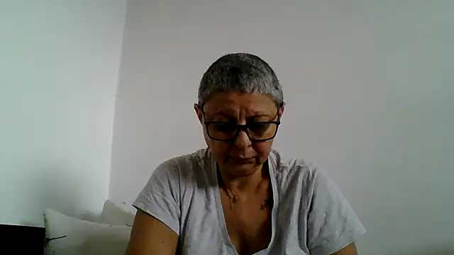 roseblak42 online show from 5, 12, 2025