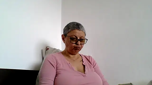 Snapshot of roseblak42 chatting on 24, 4, 2026 roseblak42 online show from 24, 4, 2026