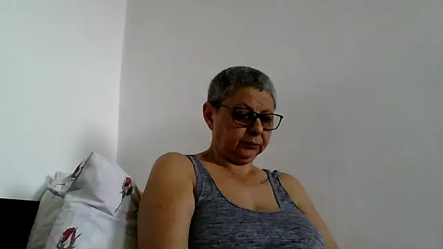 Snapshot of roseblak42 chatting on 30, 6, 2026 roseblak42 online show from 30, 6, 2026