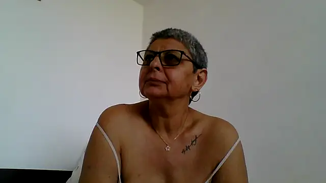 Snapshot of roseblak42 chatting on 14, 7, 2026 roseblak42 online show from 14, 7, 2026