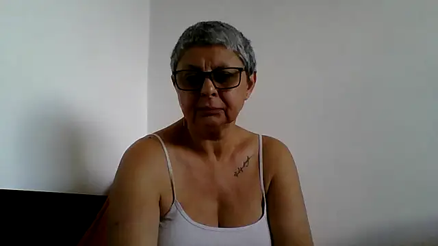 Snapshot of roseblak42 chatting on 24, 7, 2026 roseblak42 online show from 24, 7, 2026