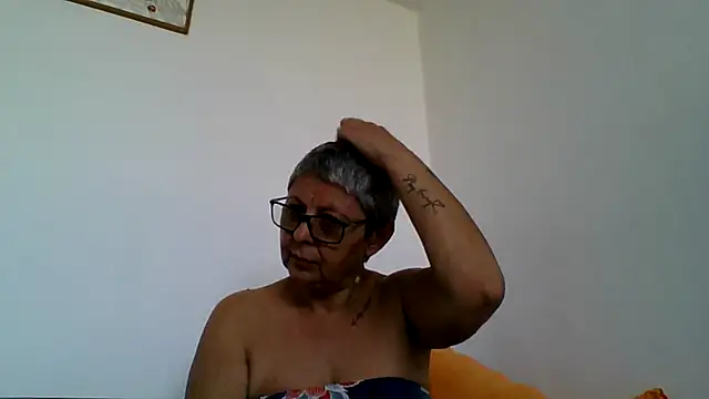 Snapshot of roseblak42 chatting on 25, 7, 2026 roseblak42 online show from 25, 7, 2026