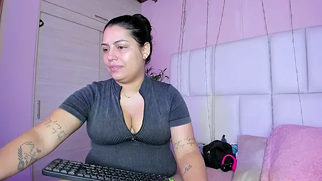 kiana cream online show from 27, 9, 2025