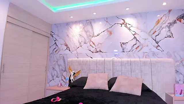 kiana cream online show from 5, 11, 2025