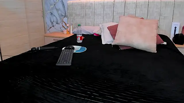 Snapshot of kiana_cream chatting on 12, 7, 2026 kiana cream online show from 12, 7, 2026