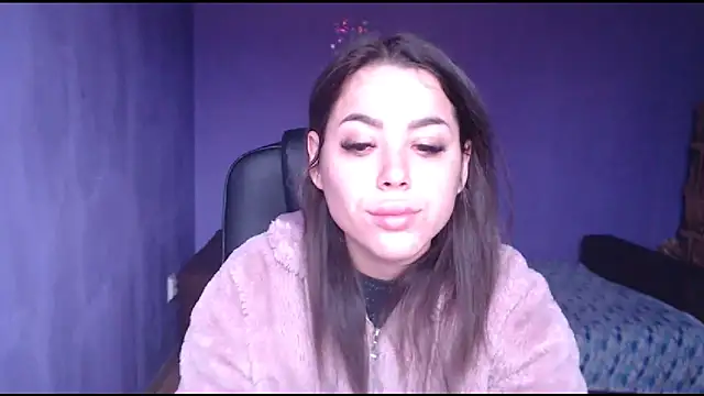 Snapshot of LovelyJulliette chatting on 1, 2, 2025 LovelyJulliette online show from 1, 2, 2025