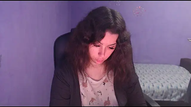Snapshot of LovelyJulliette chatting on 4, 2, 2025 LovelyJulliette online show from 4, 2, 2025