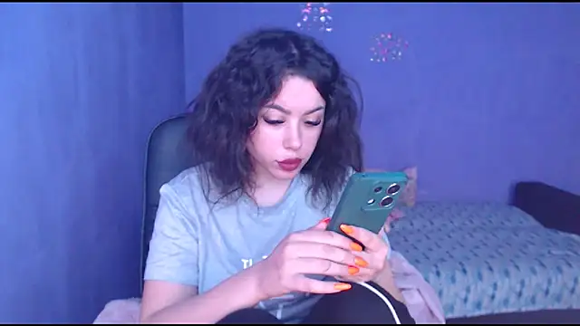 Snapshot of LovelyJulliette chatting on 12, 2, 2025 LovelyJulliette online show from 12, 2, 2025