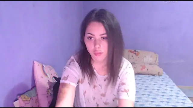 Snapshot of LovelyJulliette chatting on 7, 3, 2025 LovelyJulliette online show from 7, 3, 2025