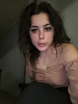 Snapshot of LovelyJulliette chatting on 10, 3, 2025 LovelyJulliette online show from 10, 3, 2025