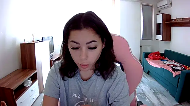 Snapshot of LovelyJulliette chatting on 15, 9, 2025 LovelyJulliette online show from 15, 9, 2025