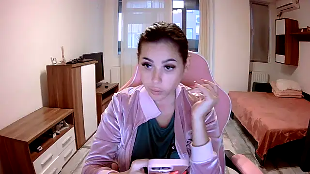 Snapshot of LovelyJulliette chatting on 3, 10, 2025 LovelyJulliette online show from 3, 10, 2025