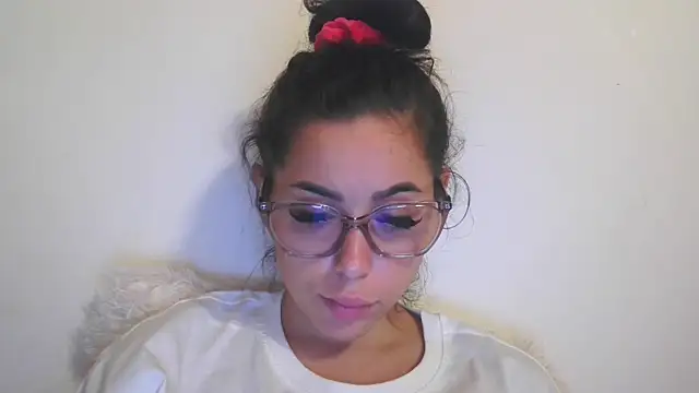 Snapshot of LovelyJulliette chatting on 15, 10, 2025 LovelyJulliette online show from 15, 10, 2025