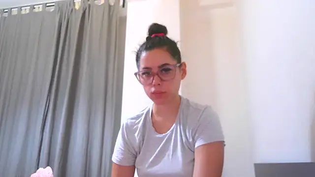 Snapshot of LovelyJulliette chatting on 18, 10, 2025 LovelyJulliette online show from 18, 10, 2025