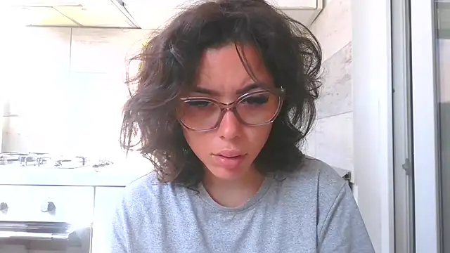 Snapshot of LovelyJulliette chatting on 20, 10, 2025 LovelyJulliette online show from 20, 10, 2025