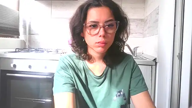 Snapshot of LovelyJulliette chatting on 25, 10, 2025 LovelyJulliette online show from 25, 10, 2025