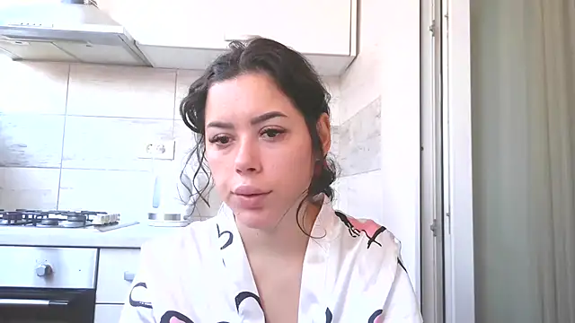 Snapshot of LovelyJulliette chatting on 3, 11, 2025 LovelyJulliette online show from 3, 11, 2025