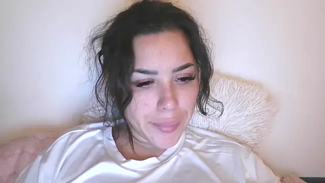 Snapshot of LovelyJulliette chatting on 6, 11, 2025 LovelyJulliette online show from 6, 11, 2025