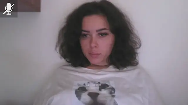 Snapshot of LovelyJulliette chatting on 9, 11, 2025 LovelyJulliette online show from 9, 11, 2025