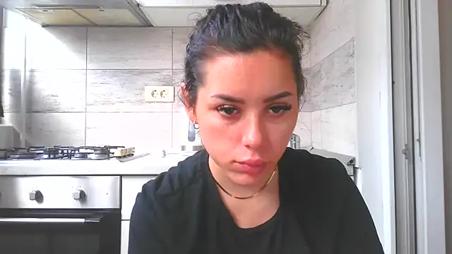 Snapshot of LovelyJulliette chatting on 12, 11, 2025 LovelyJulliette online show from 12, 11, 2025