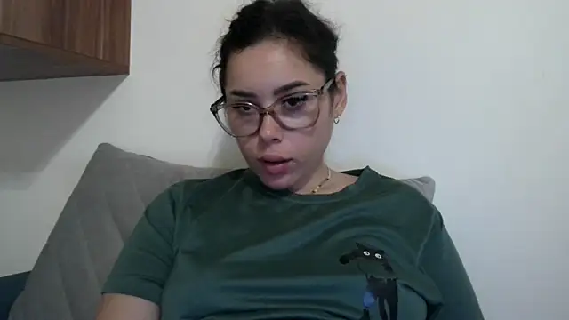 Snapshot of LovelyJulliette chatting on 14, 11, 2025 LovelyJulliette online show from 14, 11, 2025