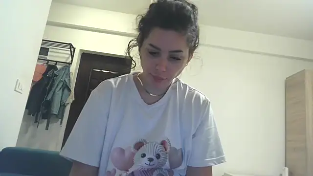 Snapshot of LovelyJulliette chatting on 16, 11, 2025 LovelyJulliette online show from 16, 11, 2025