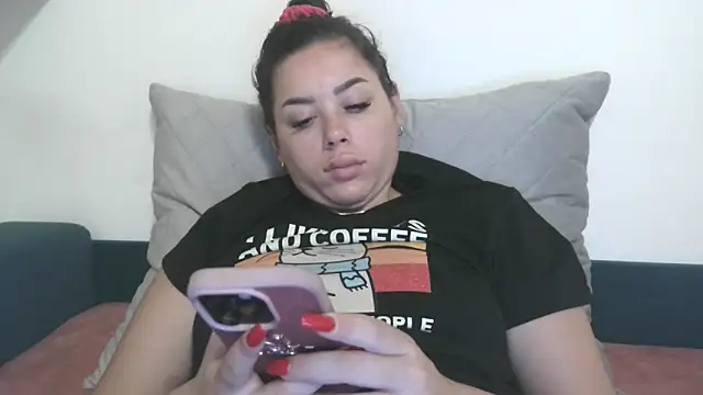 Snapshot of LovelyJulliette chatting on 19, 11, 2025 LovelyJulliette online show from 19, 11, 2025