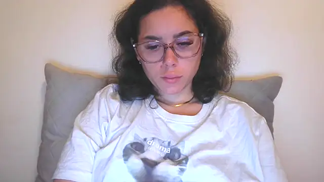 Snapshot of LovelyJulliette chatting on 21, 11, 2025 LovelyJulliette online show from 21, 11, 2025