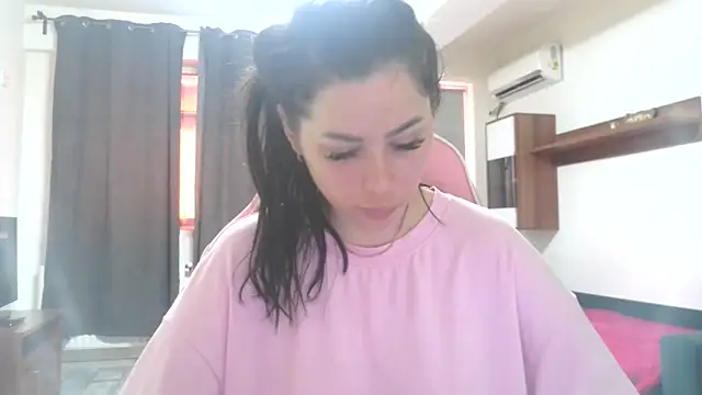 Snapshot of LovelyJulliette chatting on 17, 6, 2026 LovelyJulliette online show from 17, 6, 2026