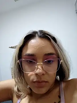 TaraaHot online show from 20, 3, 2025