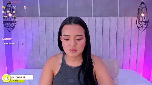 Snapshot of lea_gray chatting on 8, 10, 2025 lea gray online show from 8, 10, 2025