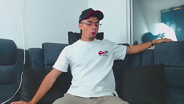 Snapshot of Stiven_CL chatting on 22, 2, 2025 Stiven CL online show from 22, 2, 2025