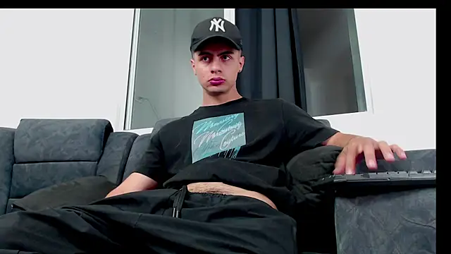 Snapshot of Stiven_CL chatting on 18, 9, 2025 Stiven CL online show from 18, 9, 2025