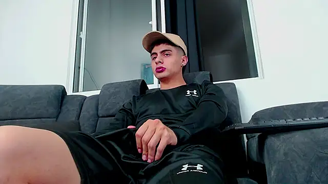 Snapshot of Stiven_CL chatting on 21, 10, 2025 Stiven CL online show from 21, 10, 2025