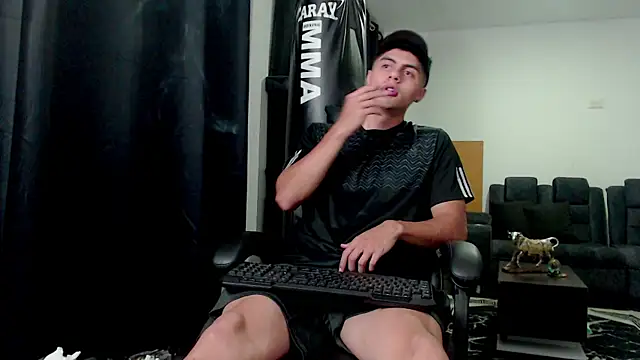 Snapshot of Stiven_CL chatting on 20, 11, 2025 Stiven CL online show from 20, 11, 2025