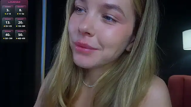 Snapshot of milly_shy chatting on 9, 10, 2025 milly shy online show from 9, 10, 2025