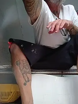 Snapshot of Hotbodyscottie chatting on 15, 11, 2025 Hotbodyscottie online show from 15, 11, 2025