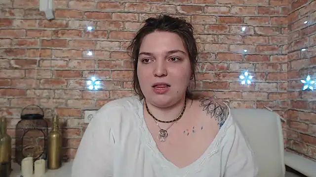 Amelia Kiss  online show from 5, 2, 2025