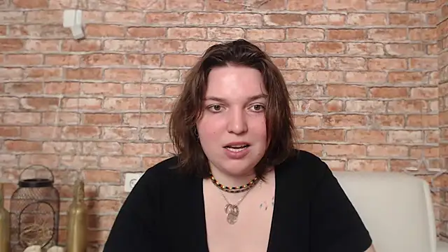 Amelia Kiss  online show from 19, 2, 2025