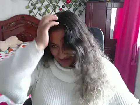 Snapshot of EmilyLove1014 chatting on 28, 12, 2024 EmilyLove1014 online show from 28, 12, 2024