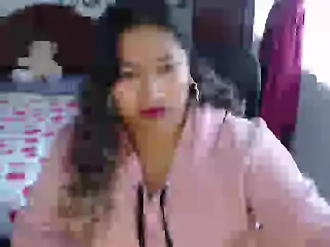 Snapshot of EmilyLove1014 chatting on 5, 1, 2025 EmilyLove1014 online show from 5, 1, 2025