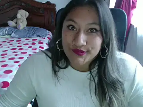 Snapshot of EmilyLove1014 chatting on 11, 1, 2025 EmilyLove1014 online show from 11, 1, 2025