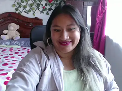 Snapshot of EmilyLove1014 chatting on 12, 1, 2025 EmilyLove1014 online show from 12, 1, 2025