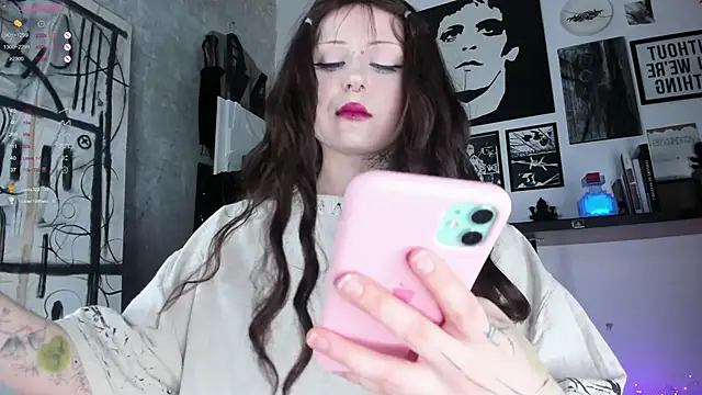 Snapshot of little_grinch666 chatting on 27, 12, 2024 little grinch666 online show from 27, 12, 2024