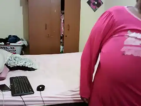 Snapshot of HOTBIGMELONSxx chatting on 11, 3, 2025 HOTBIGMELONSxx online show from 11, 3, 2025