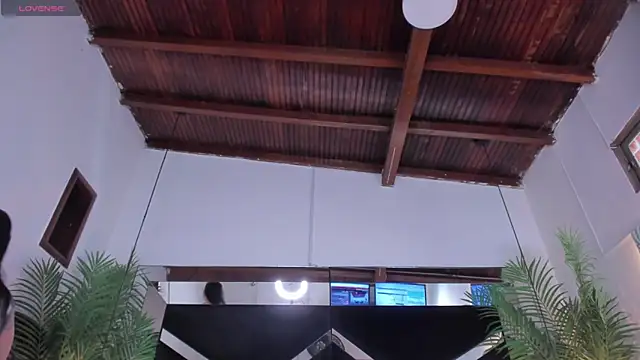 emily-fox online show from 25, 2, 2025