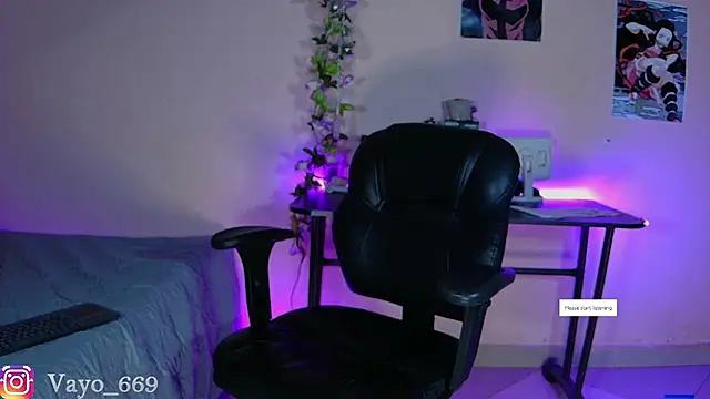 Snapshot of vayolett01_dakotta chatting on 15, 1, 2025 vayolett01 dakotta online show from 15, 1, 2025